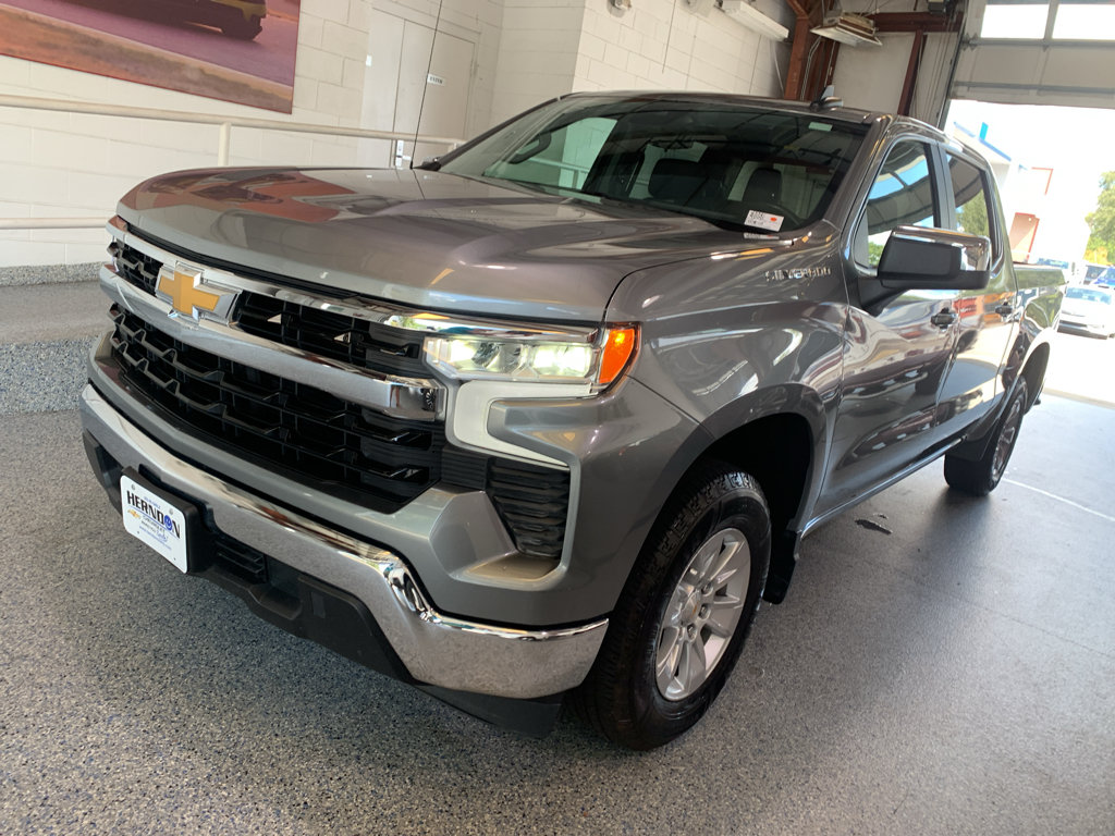 Used 2025 Chevrolet Silverado 1500 LT RWD image 4