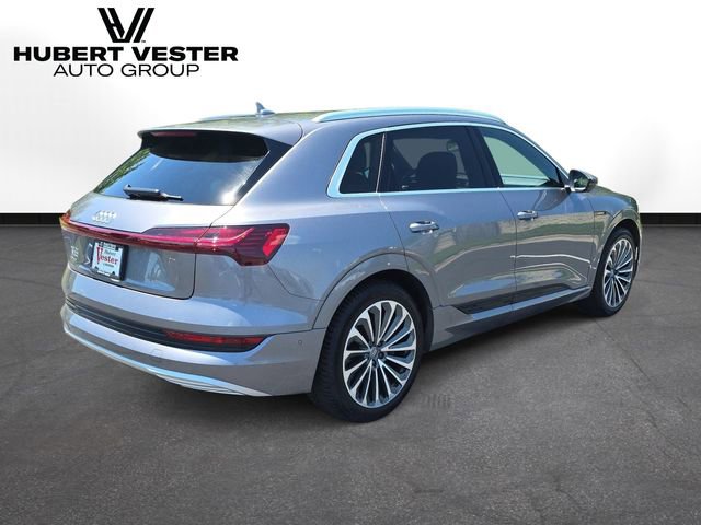 Used 2019 Audi e-tron Prestige w/ Prestige Package AWD/4WD image 6