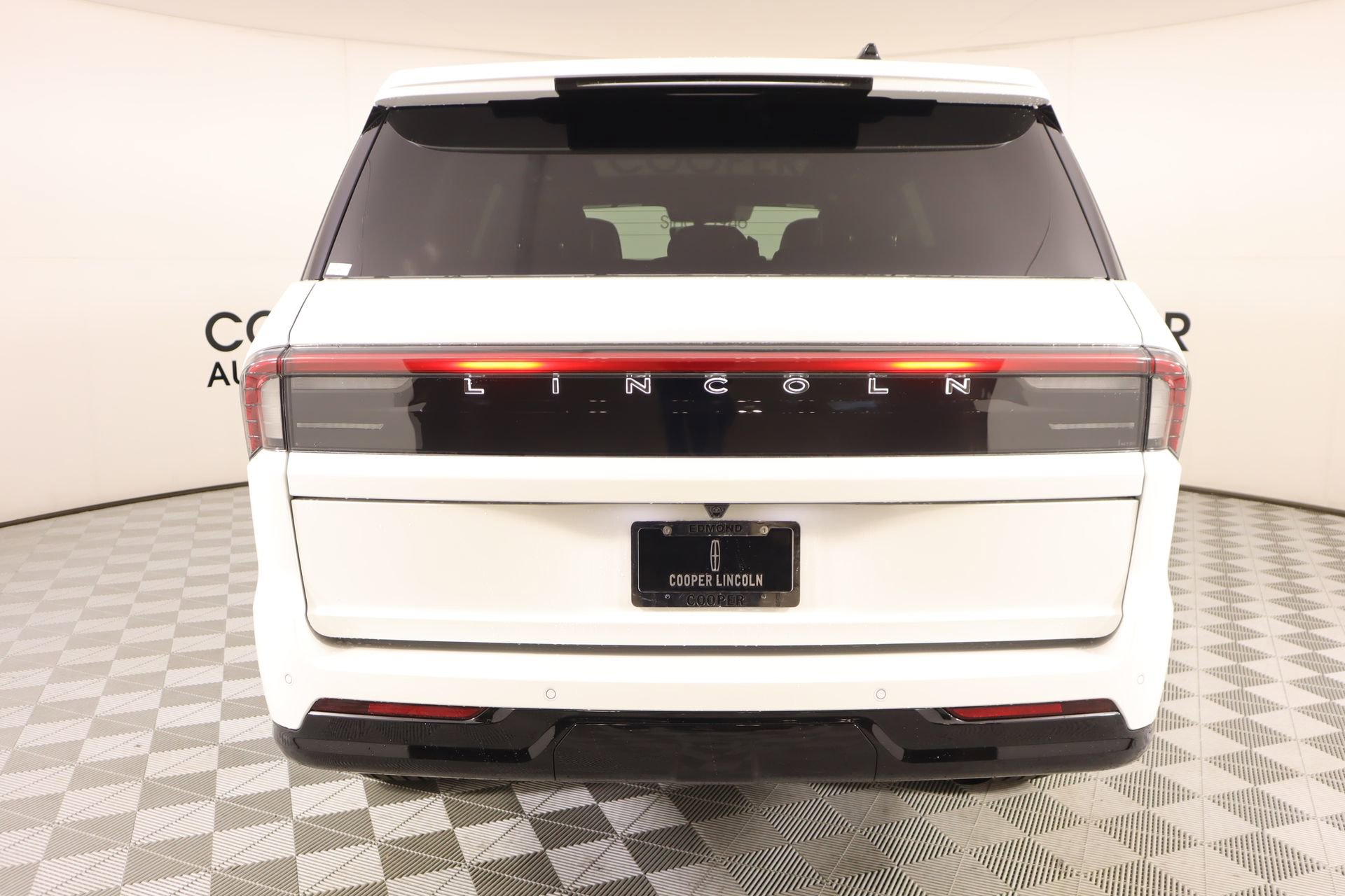 New 2026 Lincoln Navigator Reserve image 24