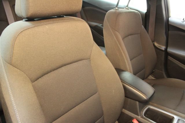 Used 2016 Chevrolet Cruze LT w/ LT Convenience Package FWD image 11