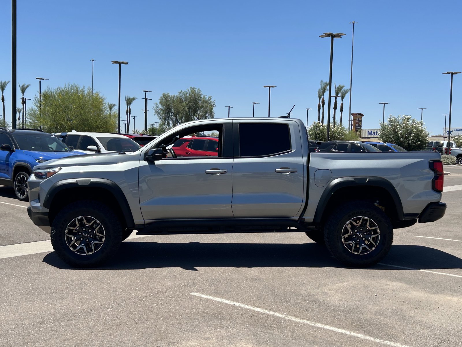 Certified 2024 Chevrolet Colorado ZR2 w/ Safety Package AWD/4WD image 2