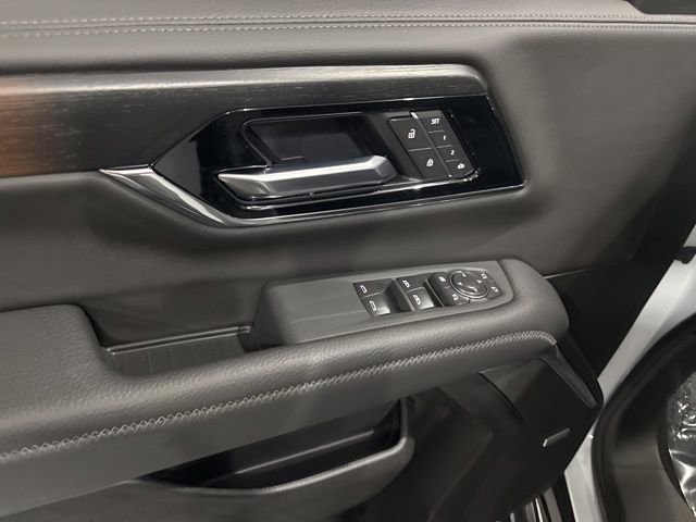 Used 2026 GMC Yukon XL Denali w/ Denali Reserve Package image 14