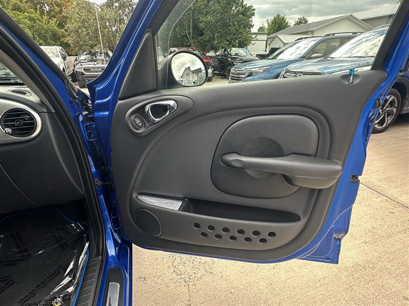 Used 2005 Chrysler PT Cruiser GT w/ Chrome Accents Group FWD image 35