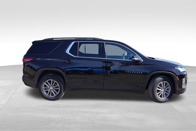 Used 2023 Chevrolet Traverse LT image 3