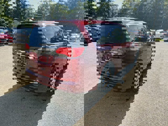 Used 2023 Chrysler Voyager LX image 6