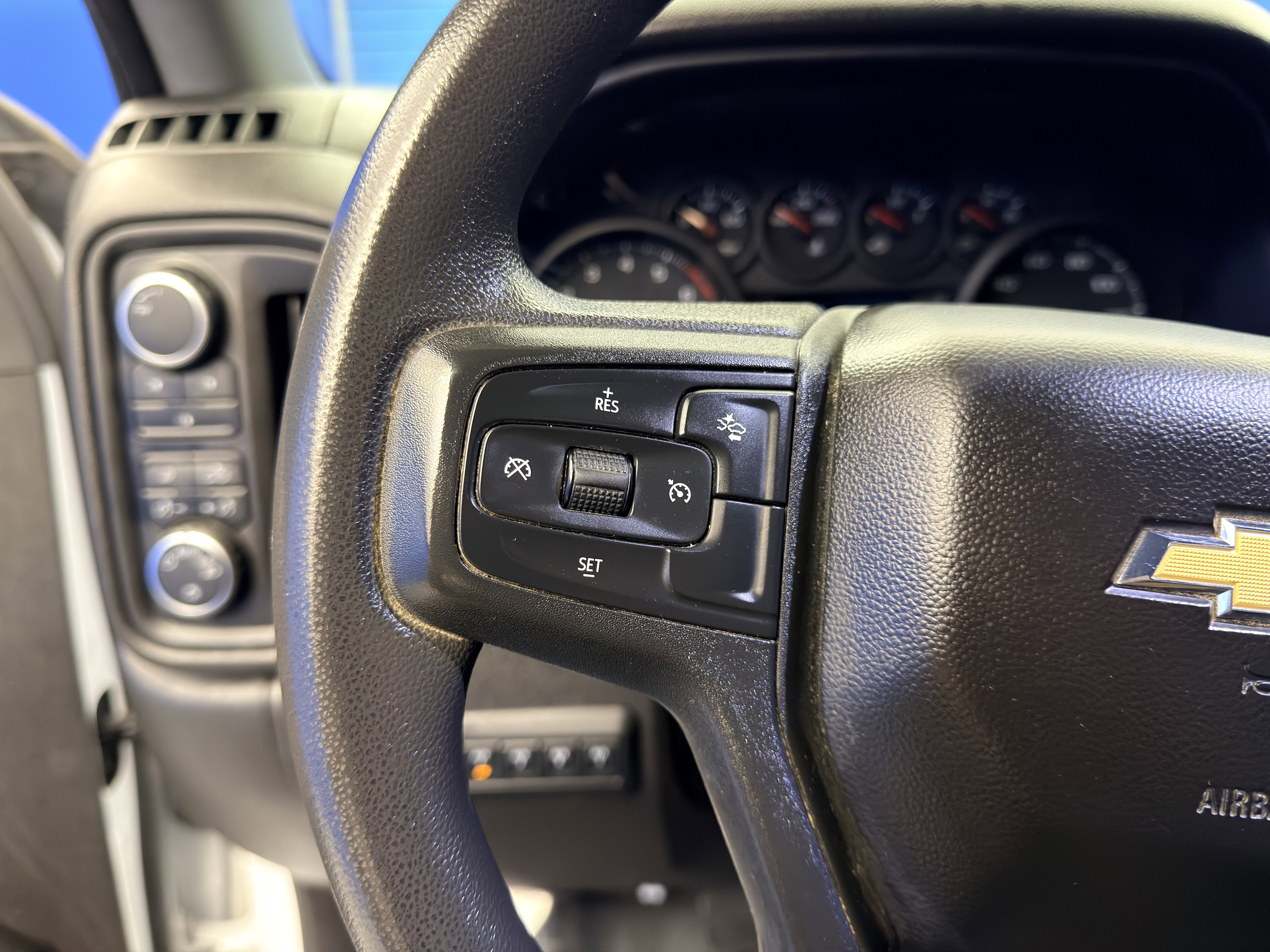 Used 2024 Chevrolet Silverado 2500 Custom w/ Custom Value Package image 17