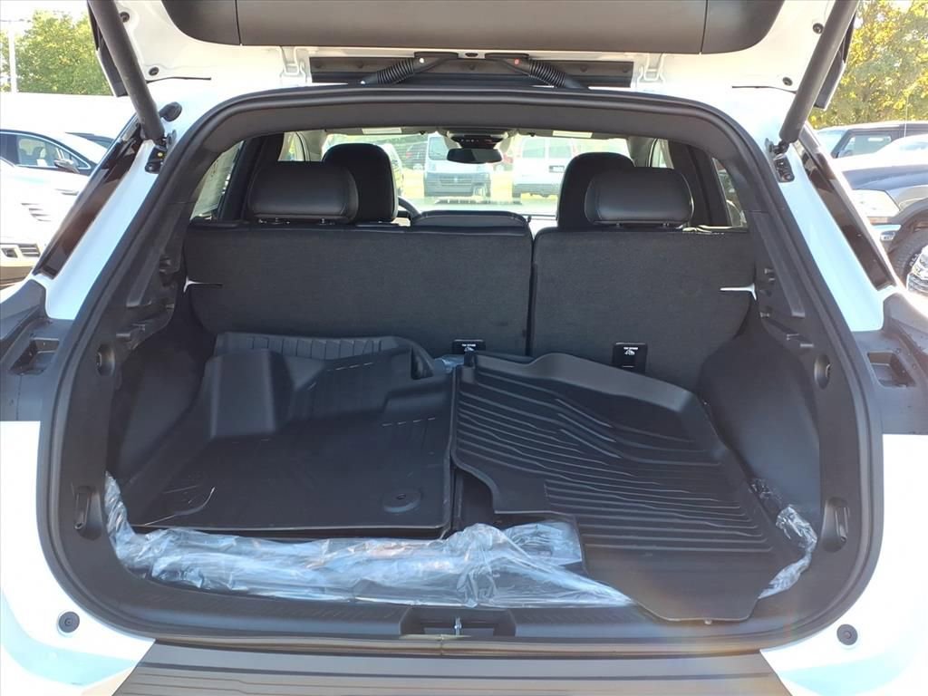 New 2026 Chevrolet Equinox EV LT image 8