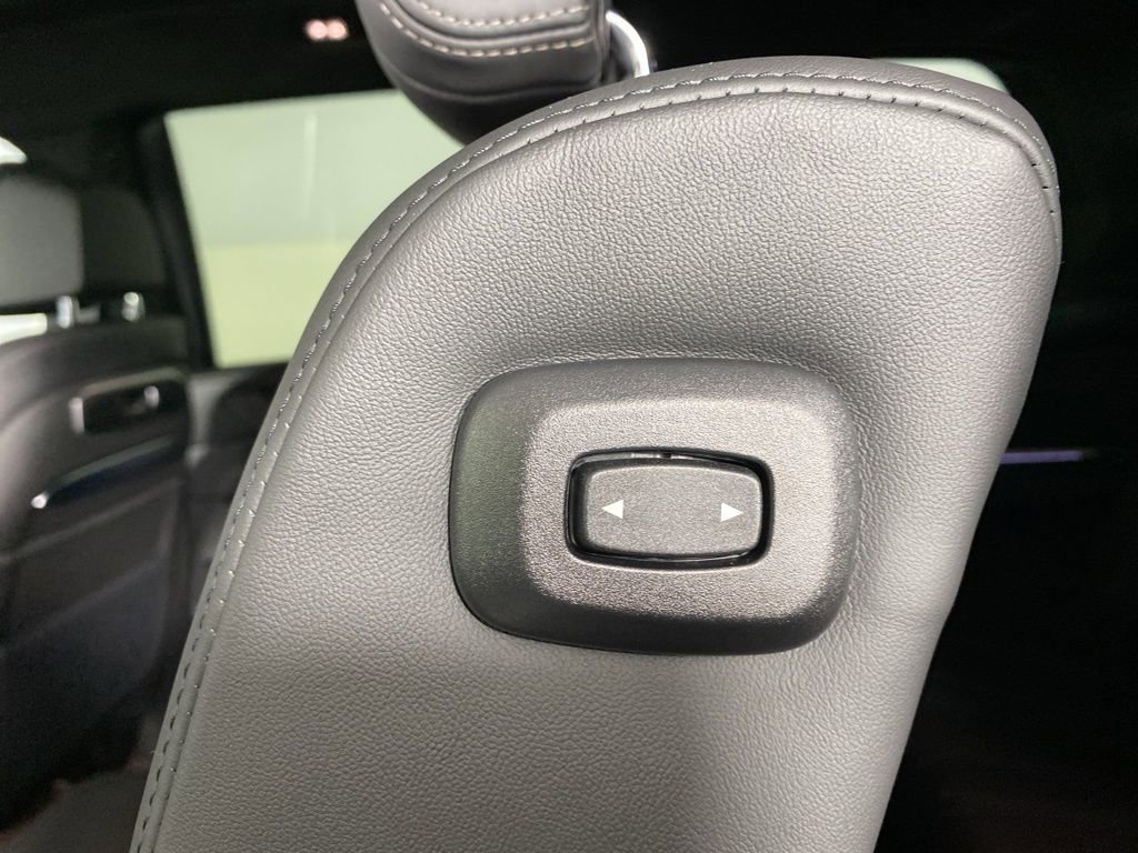 Certified 2025 BMW X7 M60i w/ Climate Comfort Package image 24