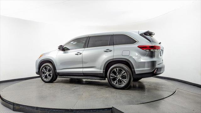 Used 2019 Toyota Highlander LE image 6