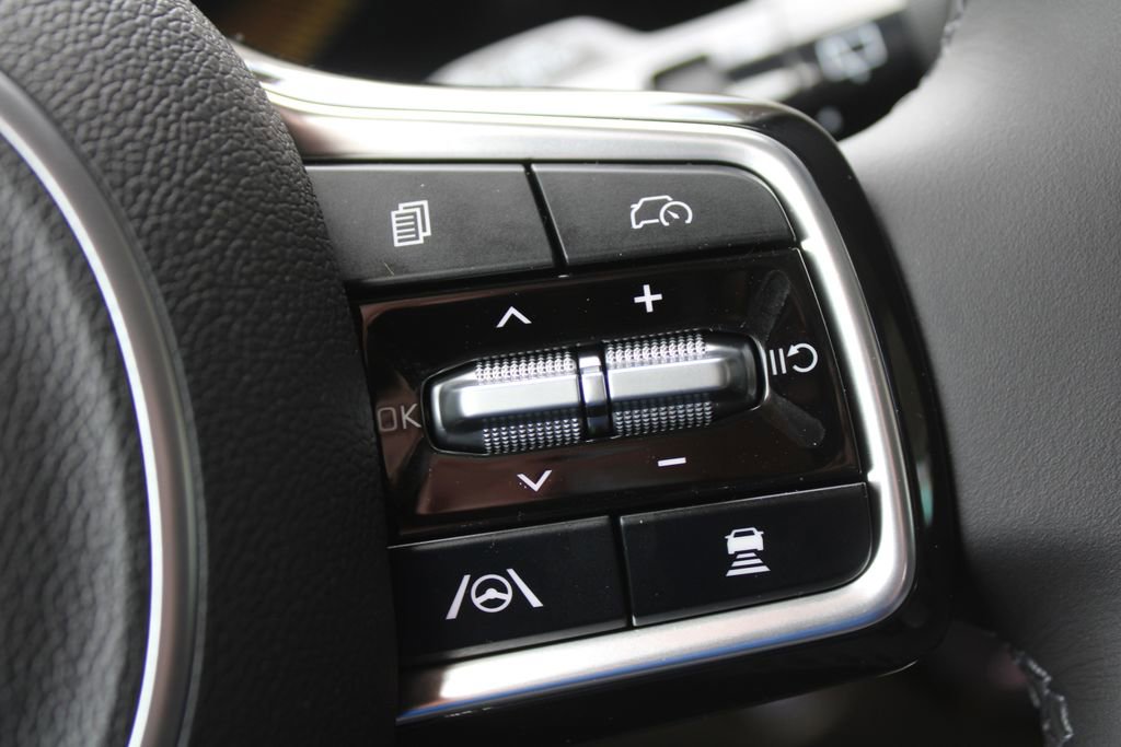 New 2026 Kia Carnival EX FWD image 37