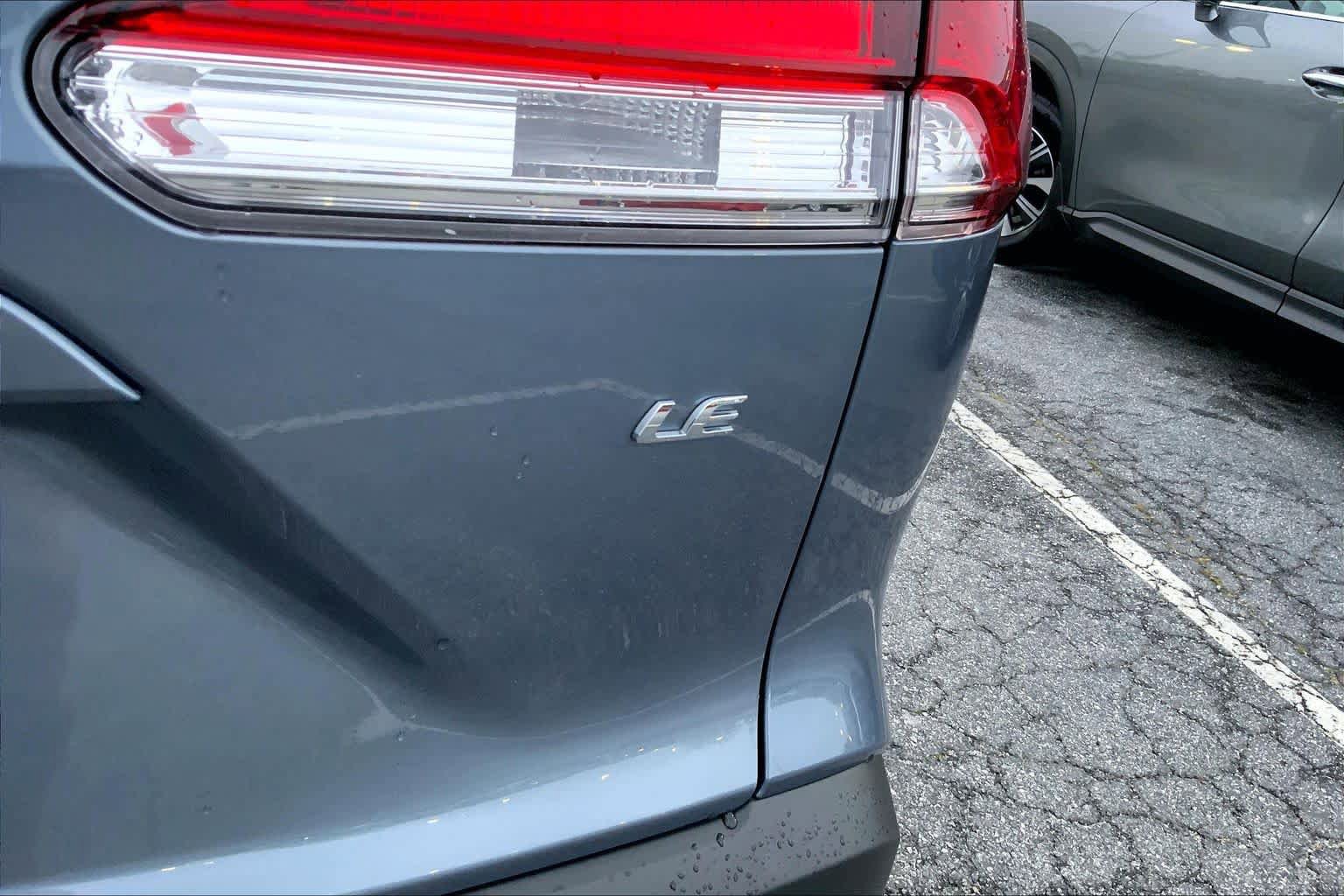 Used 2025 Toyota Corolla Cross LE FWD image 10