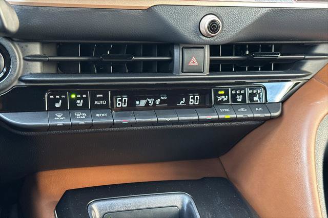 Certified 2025 Toyota Crown Signia image 22