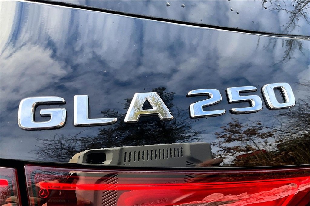 Used 2022 Mercedes-Benz GLA 250 4MATIC image 33