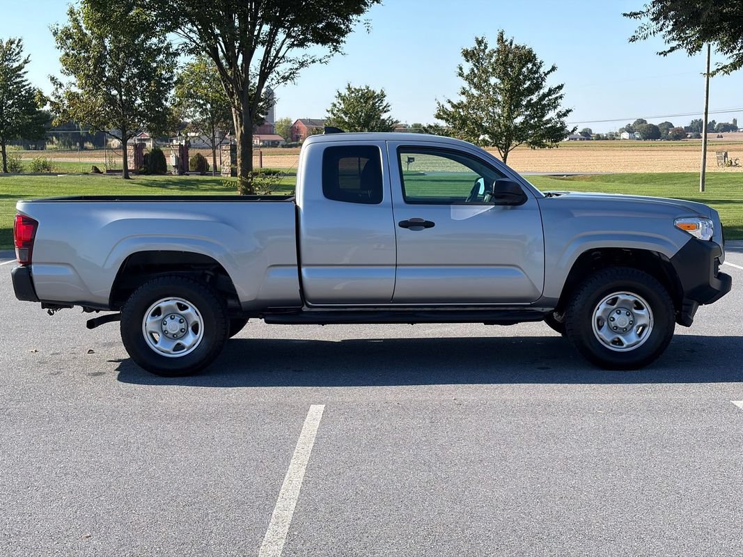 Used 2020 Toyota Tacoma SR AWD/4WD image 9