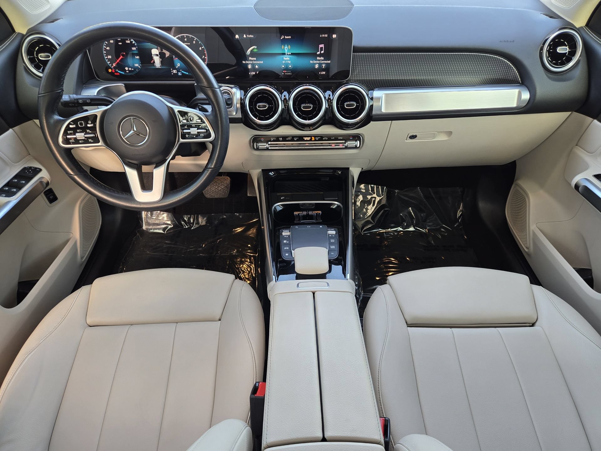 Used 2021 Mercedes-Benz GLB 250 image 2