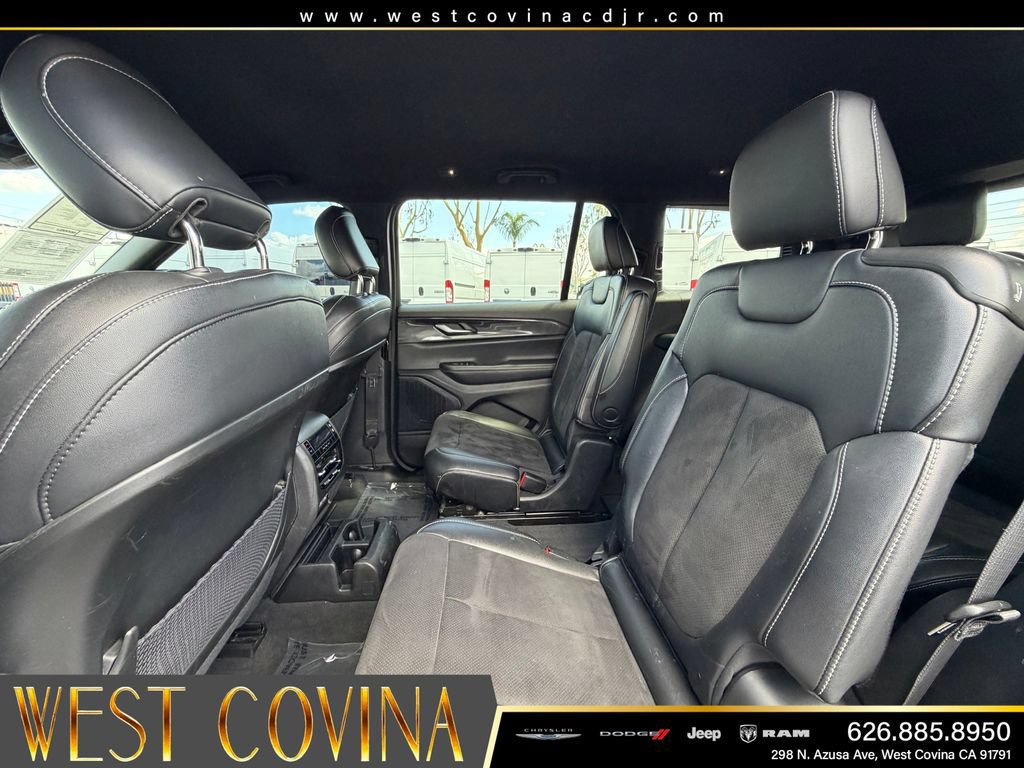Used 2023 Jeep Grand Cherokee L Laredo AWD/4WD image 17