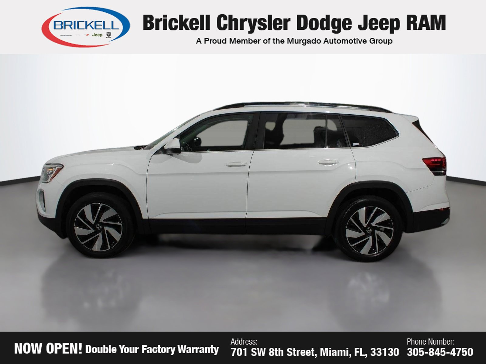 Used 2025 Volkswagen Atlas SE FWD image 2