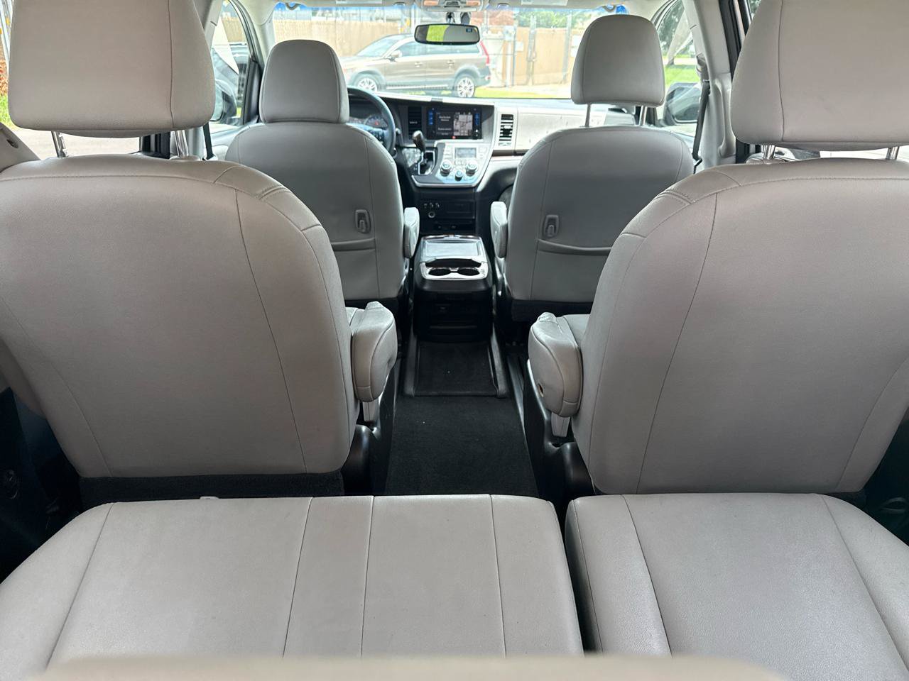 Used 2016 Toyota Sienna Limited Premium FWD image 42
