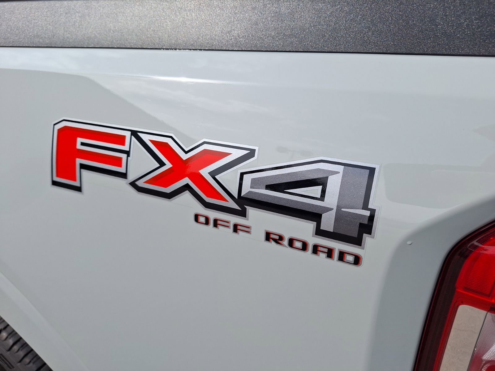 Used 2024 Ford Maverick Lariat w/ FX4 Off-Road Package image 11