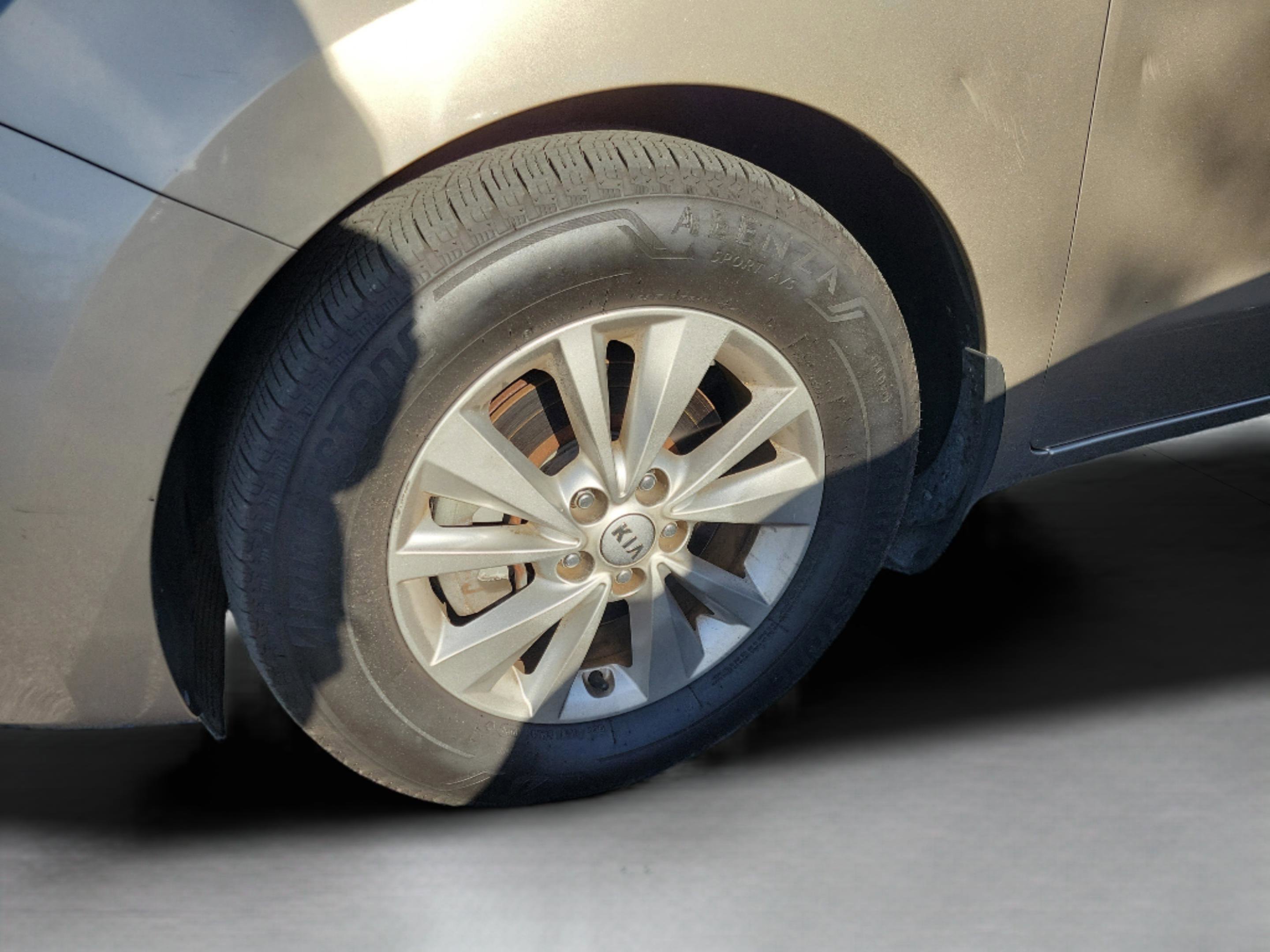 Used 2016 Kia Sedona LX w/ LX Convenience Package image 30