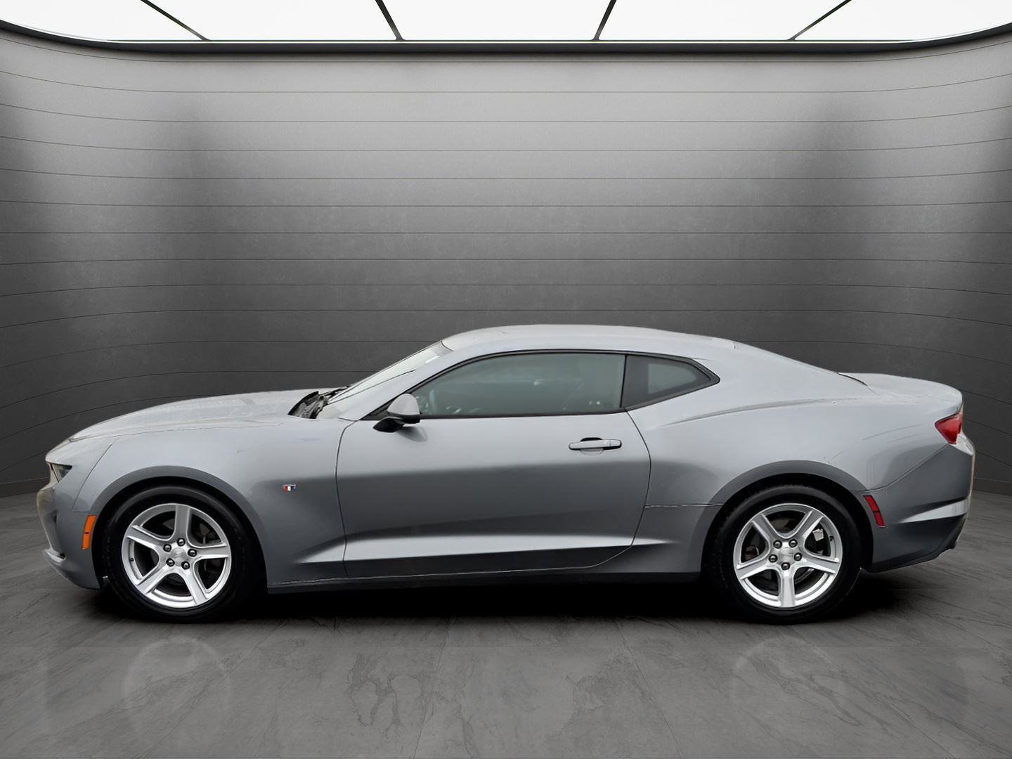 Used 2019 Chevrolet Camaro LT w/ Technology Package image 2