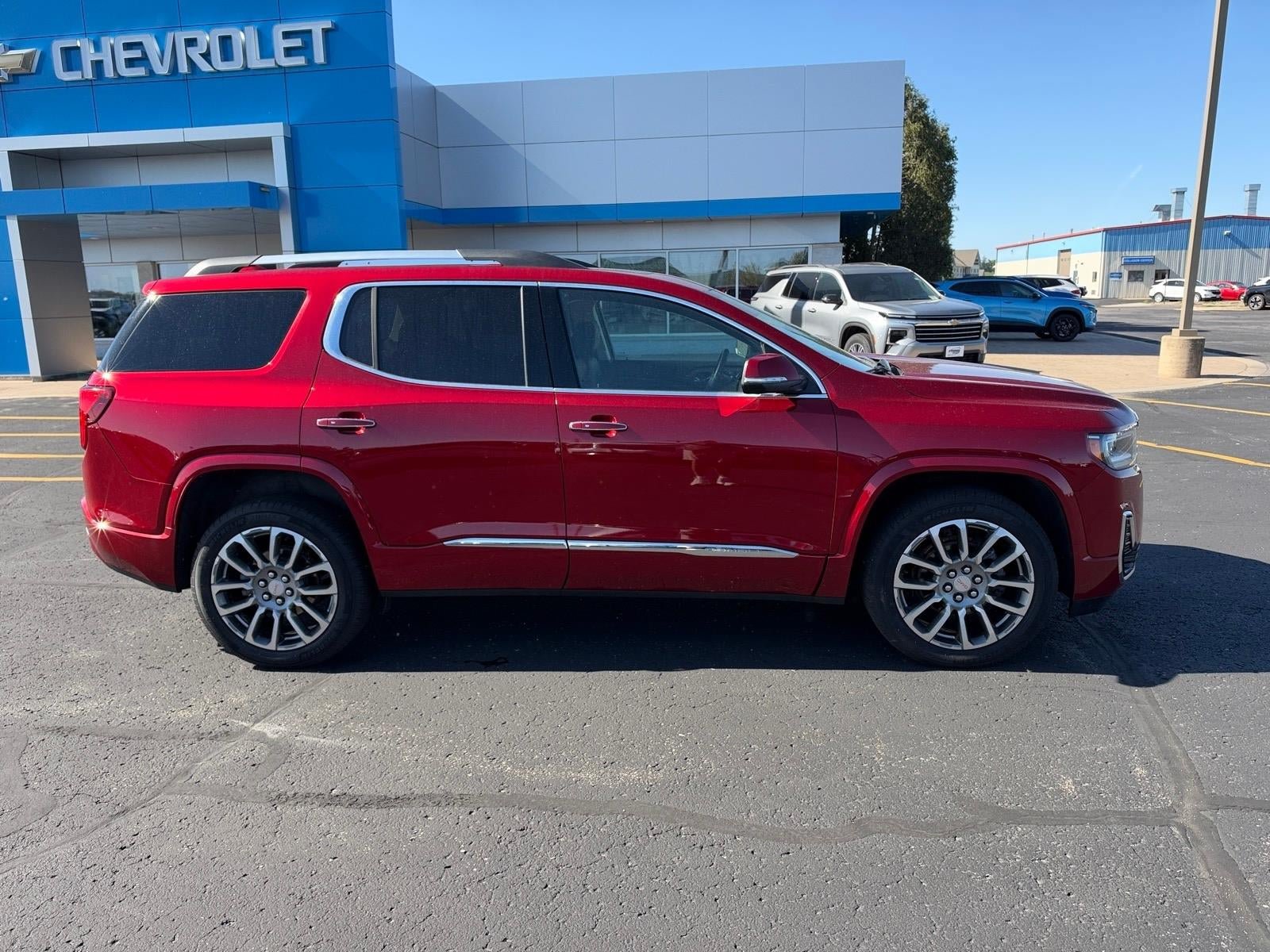 Used 2023 GMC Acadia Denali w/ Denali Technology Package AWD/4WD image 2