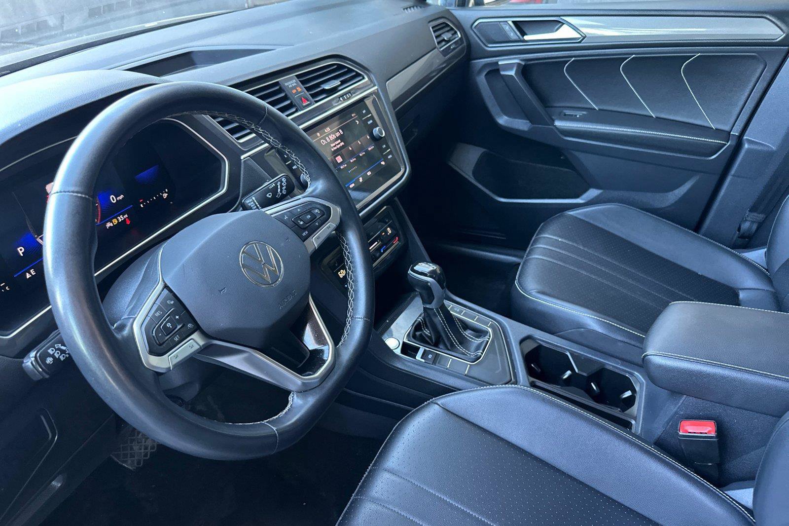 Certified 2023 Volkswagen Tiguan SE FWD image 10