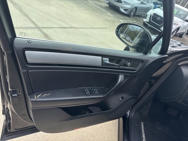 Used 2011 Volkswagen Touareg VR6 image 20