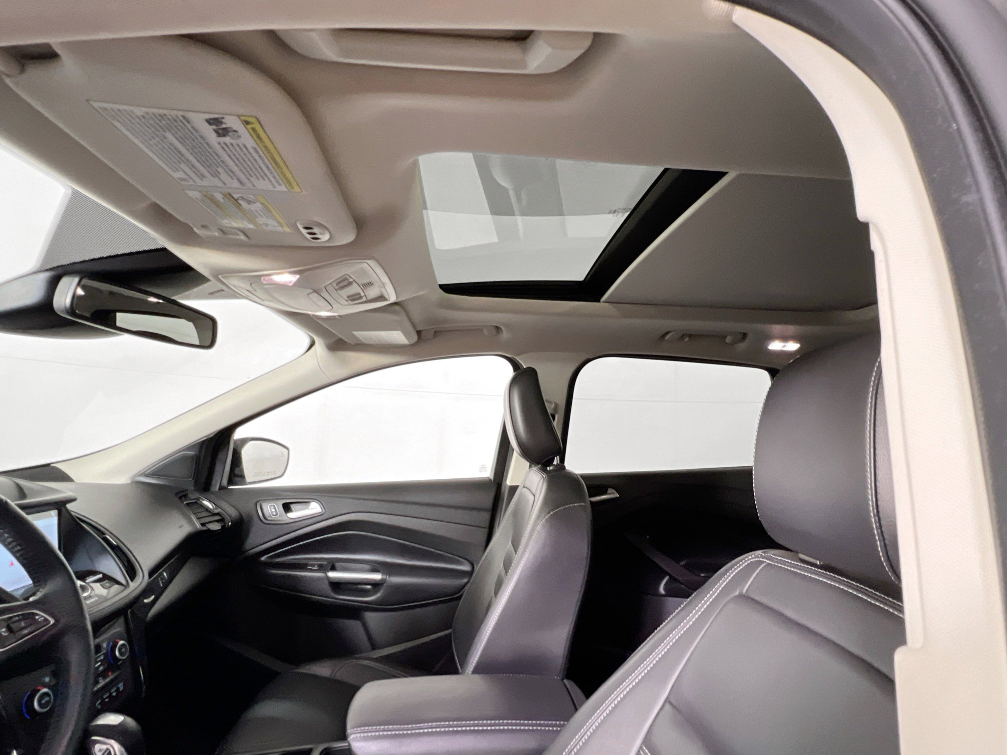 Used 2019 Ford Escape Titanium image 21