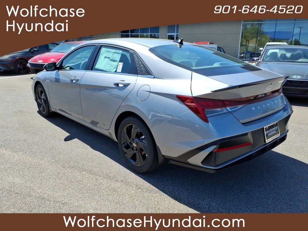 New 2026 Hyundai Elantra SEL Sport Premium FWD image 3