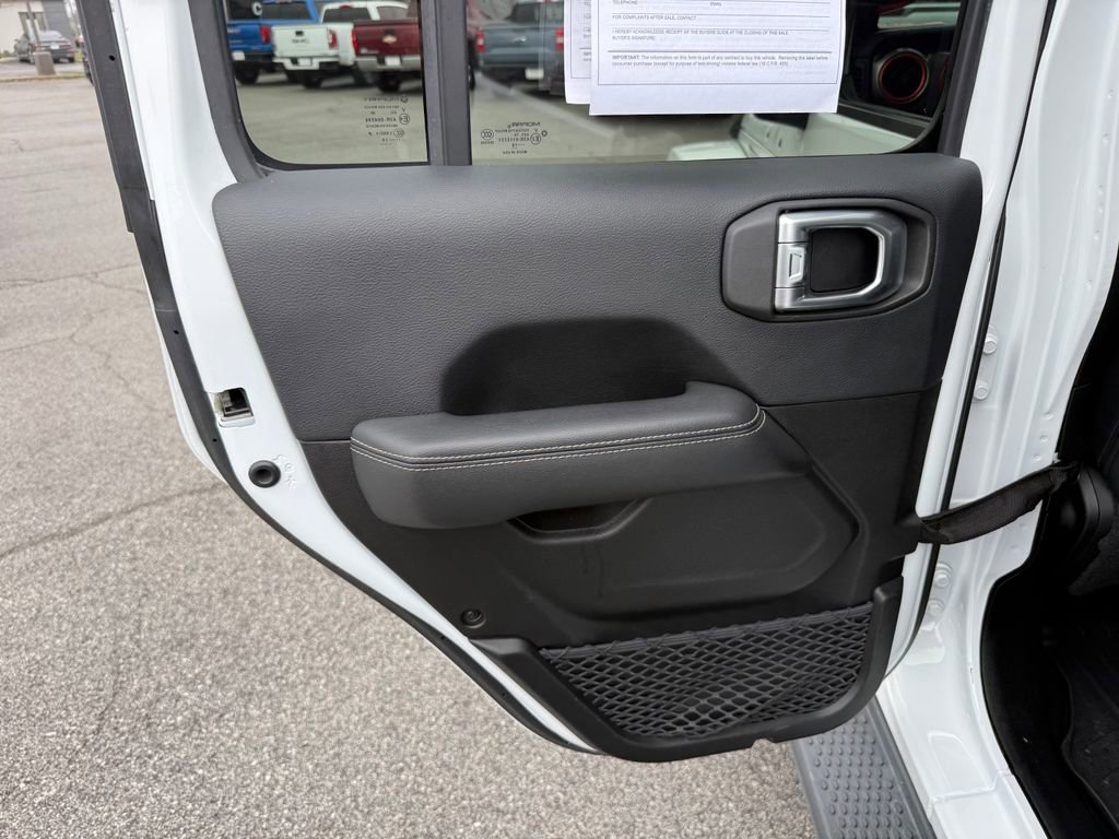 Used 2019 Jeep Wrangler Unlimited Sahara w/ Cold Weather Group image 22