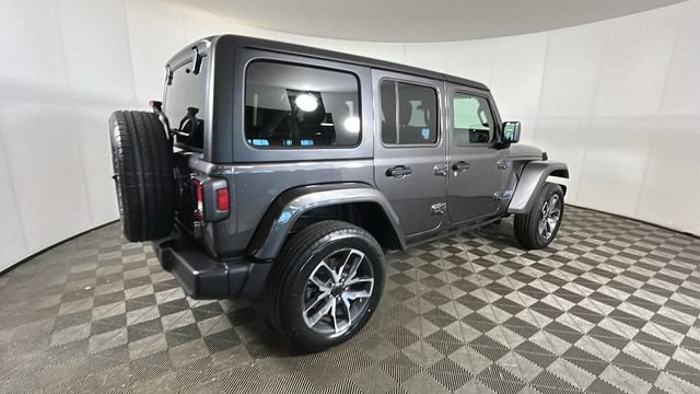 Used 2024 Jeep Wrangler Unlimited w/ Convenience Group AWD/4WD image 3