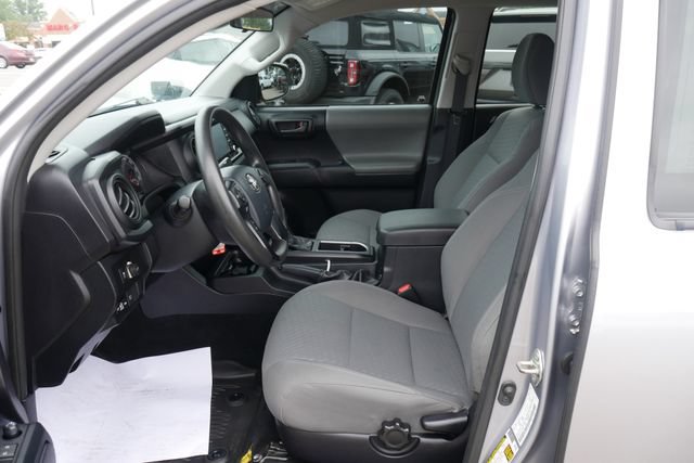 Used 2020 Toyota Tacoma SR AWD/4WD image 2