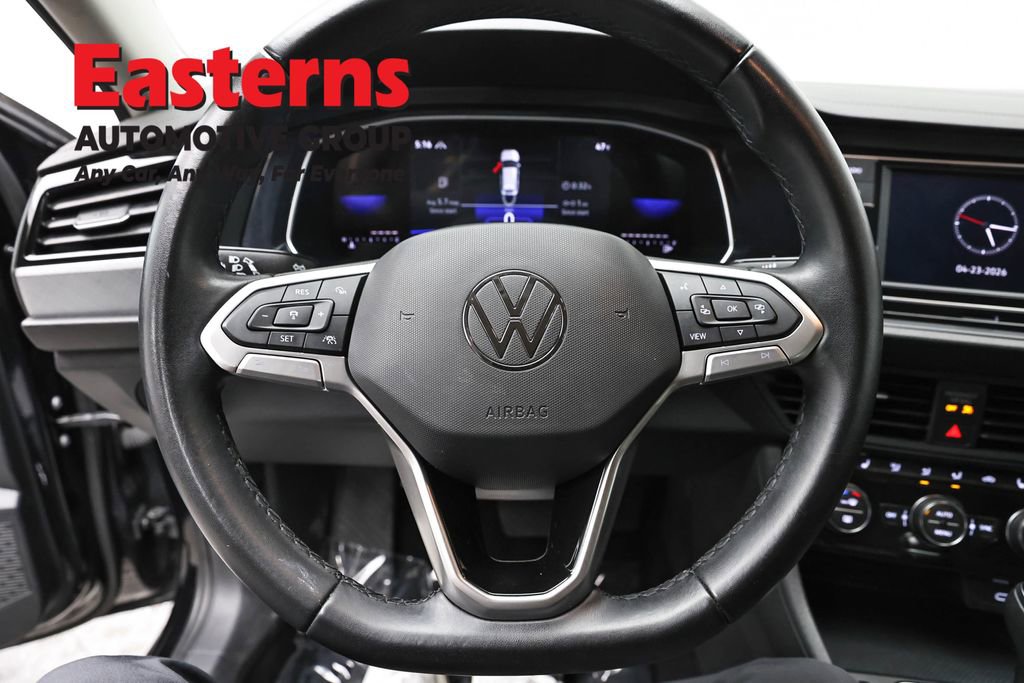 Used 2024 Volkswagen Jetta SE FWD image 10