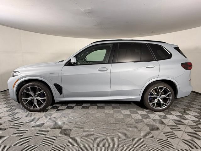 Used 2024 BMW X5 xDrive50e w/ Executive Package AWD/4WD image 3