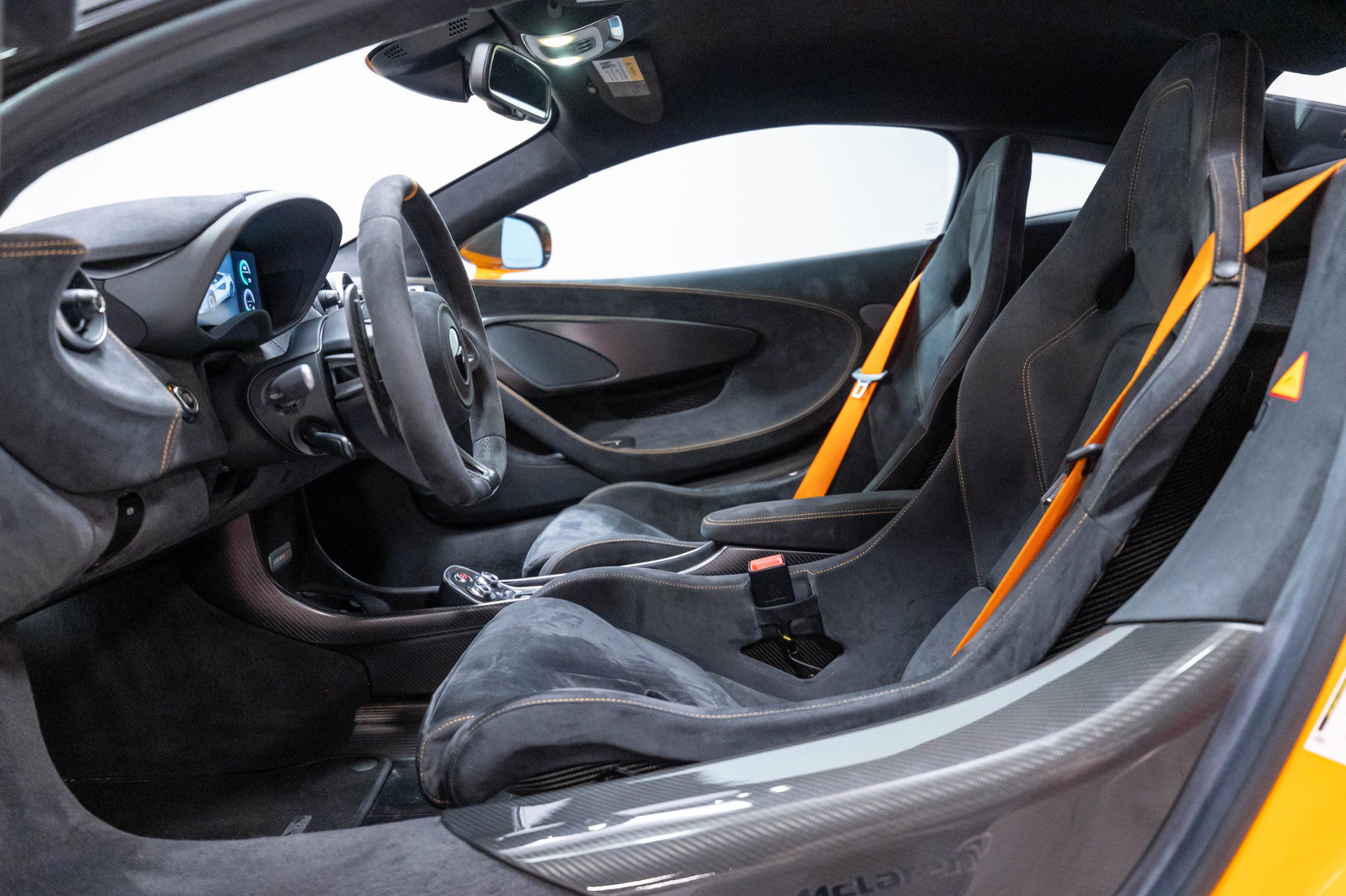 Used 2019 McLaren 600LT RWD image 8