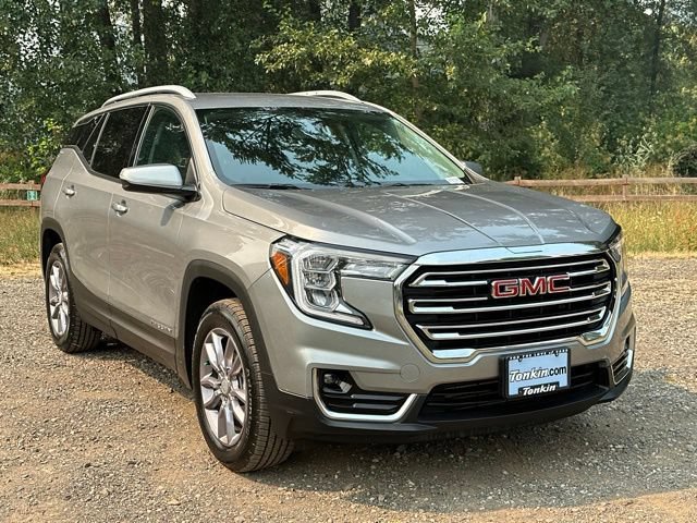 Used 2023 GMC Terrain SLT AWD/4WD image 2
