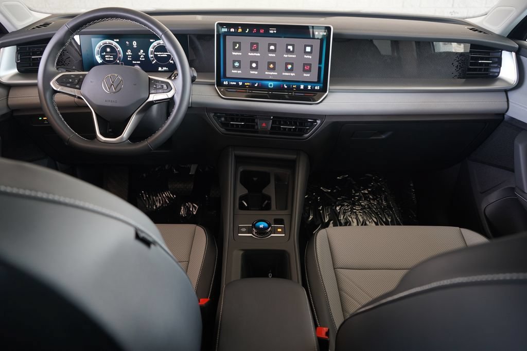 New 2026 Volkswagen Tiguan SE FWD image 8