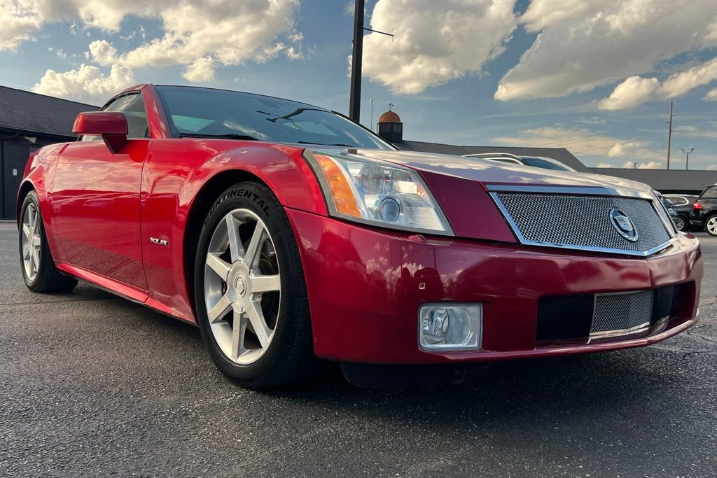 Used 2005 Cadillac XLR Base image 11