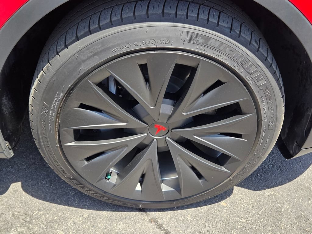 Used 2022 Tesla Model Y Long Range AWD/4WD image 9