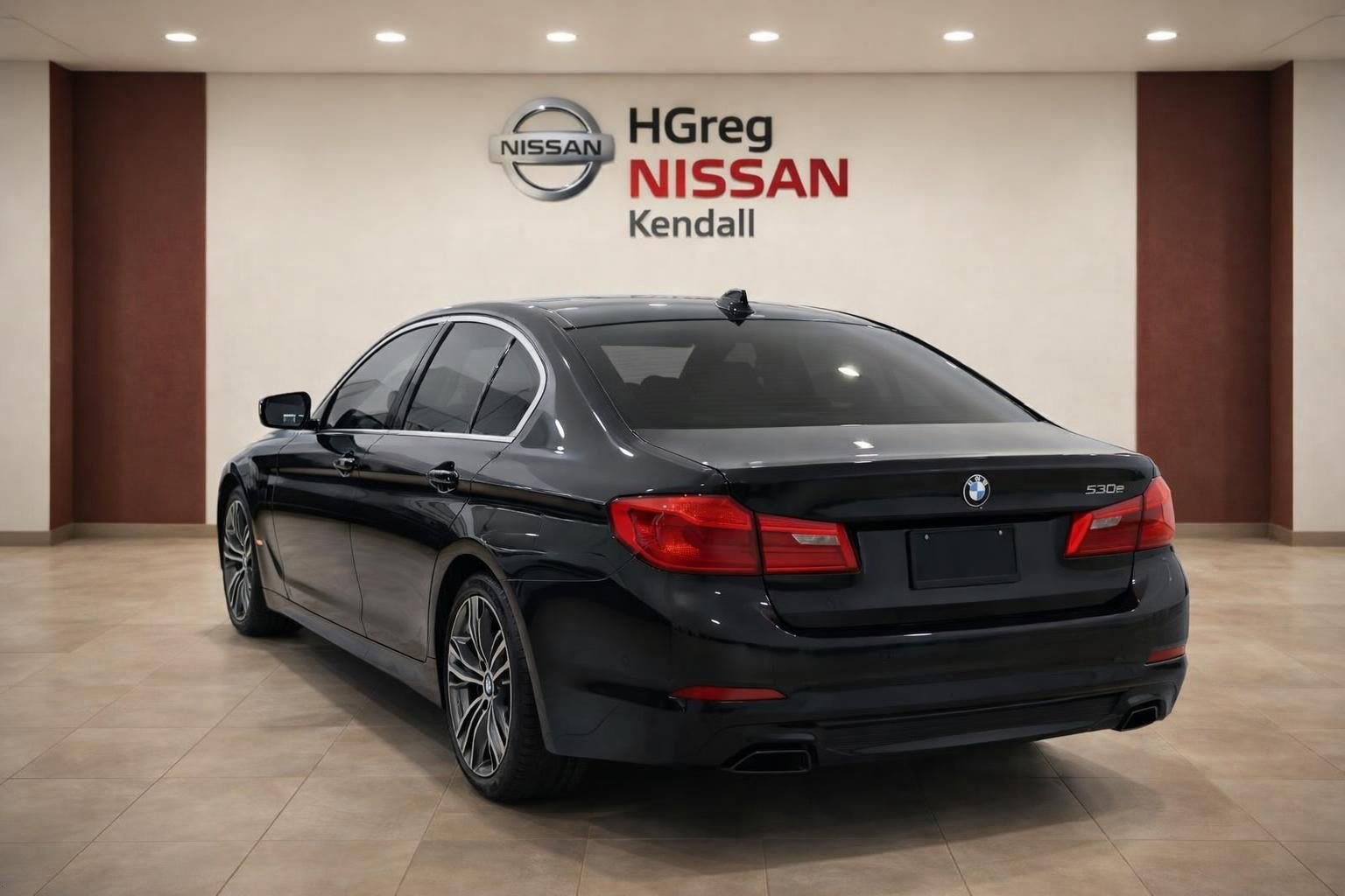 Used 2020 BMW 530e w/ Convenience Package RWD image 6