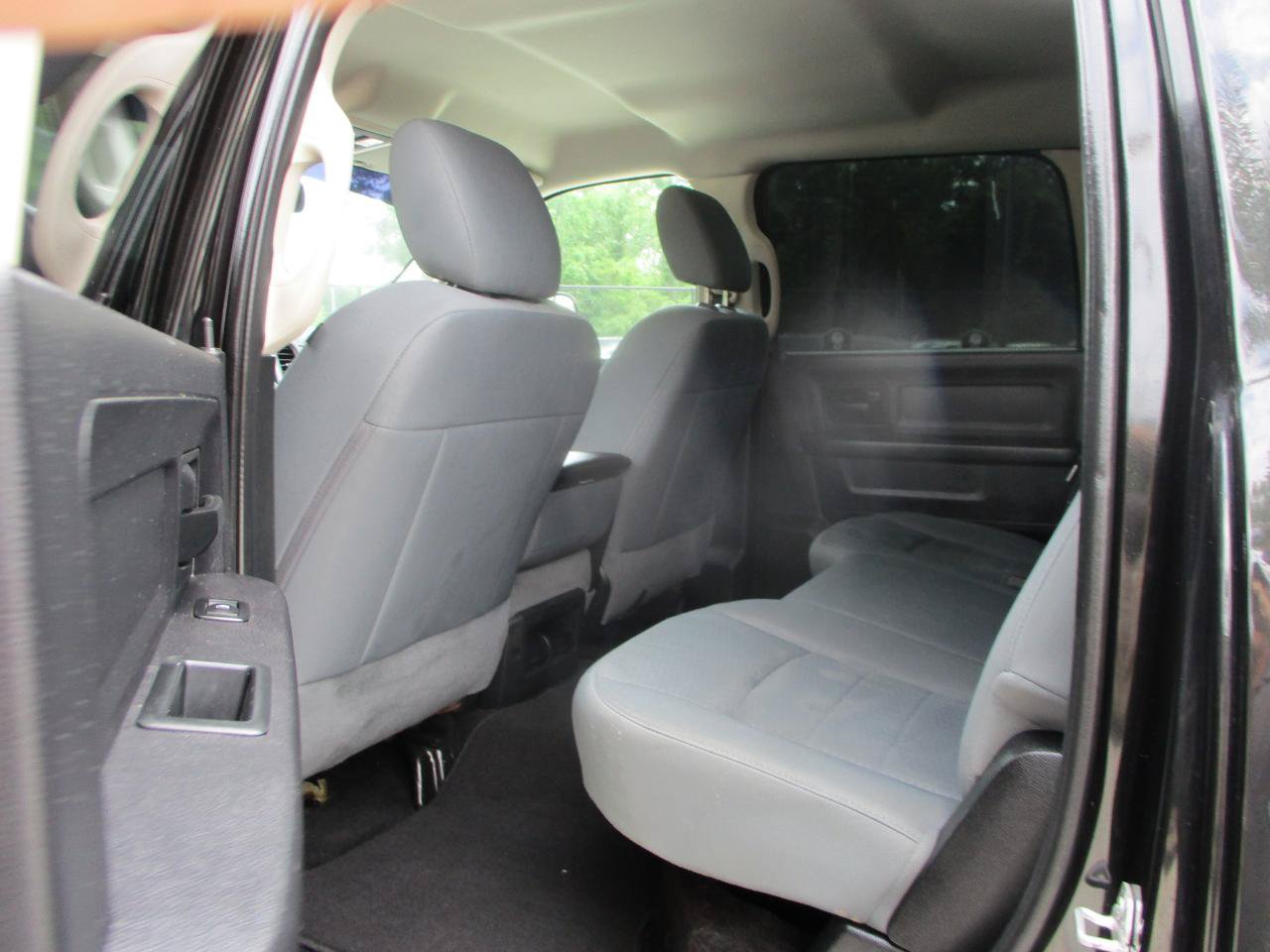 Used 2016 RAM 2500 Tradesman w/ Chrome Appearance Group AWD/4WD image 16