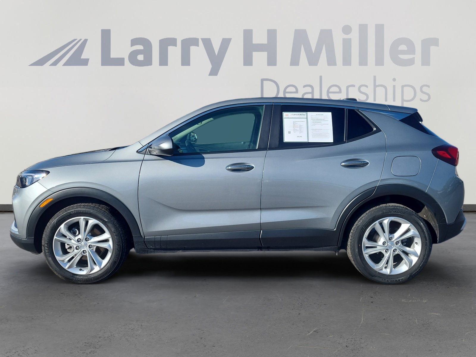 Used 2023 Buick Encore GX Preferred image 2