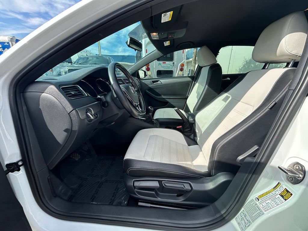 Used 2016 Volkswagen Jetta Sport FWD image 9