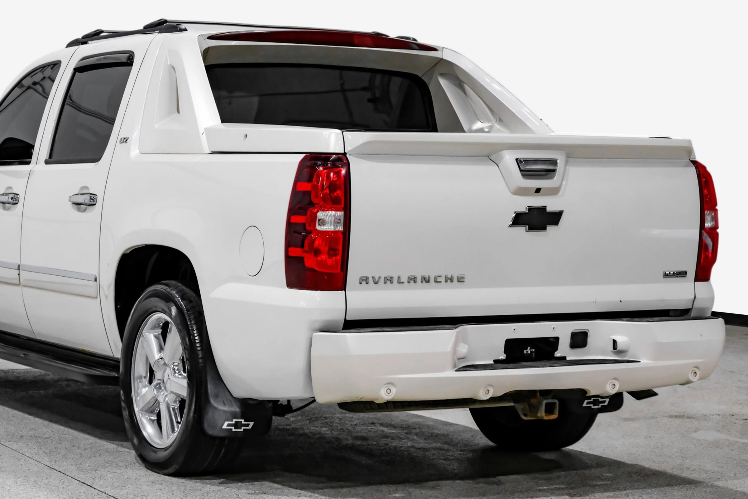 Used 2012 Chevrolet Avalanche LTZ image 17