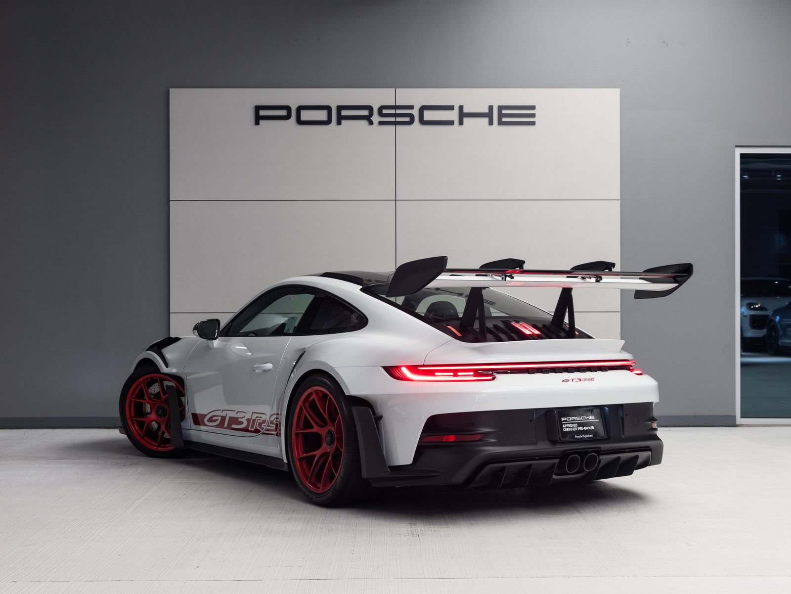 Certified 2023 Porsche 911 GT3 RS RWD image 3