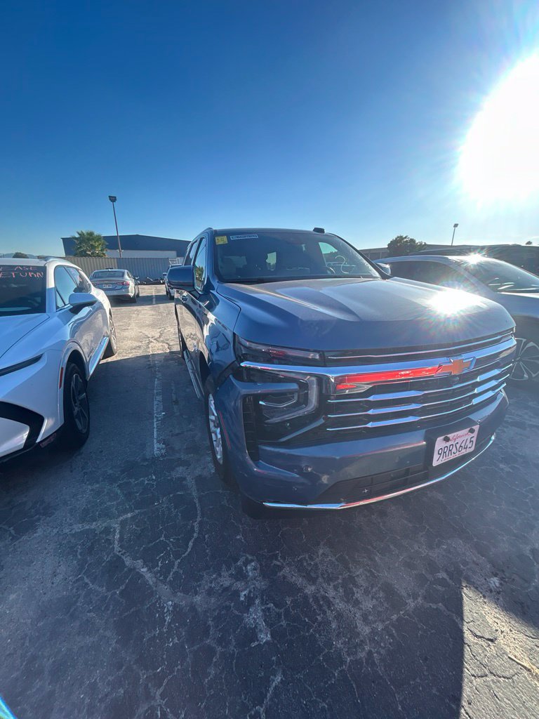 Used 2023 Chevrolet Suburban LT AWD/4WD image 15