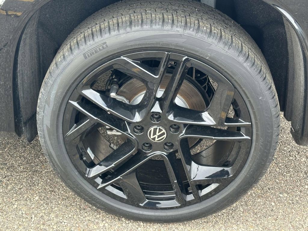 New 2026 Volkswagen Tiguan SE R-Line AWD/4WD image 8