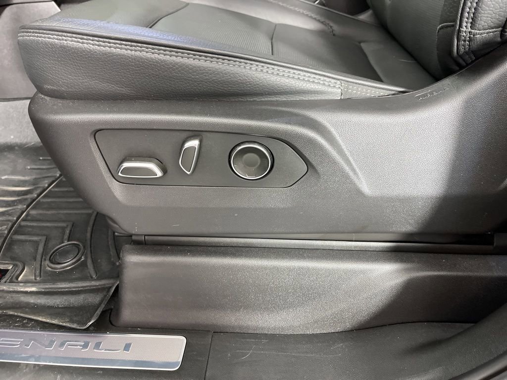 Certified 2025 GMC Sierra 1500 Denali image 23