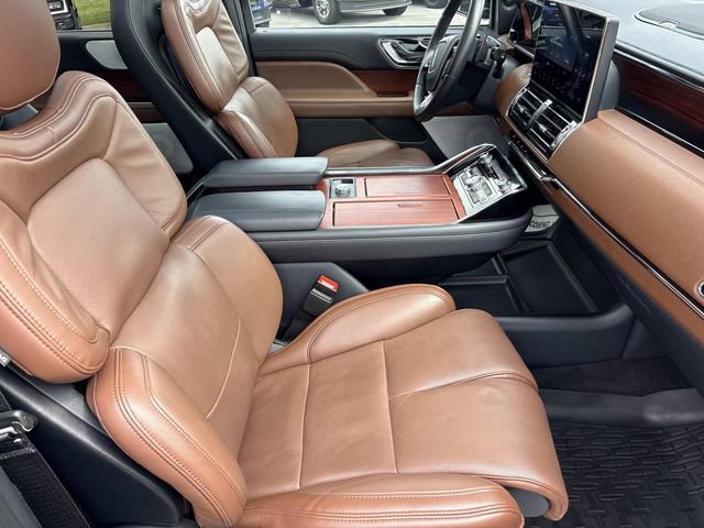 Certified 2024 Lincoln Navigator Reserve AWD/4WD image 24